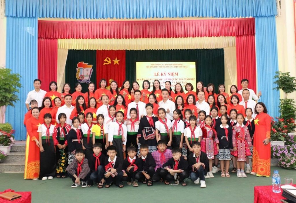 Trường PTDT Nội trú THCS và THPT Mộc Châu: 55 năm viết tiếp trang vàng giáo dục vùng cao